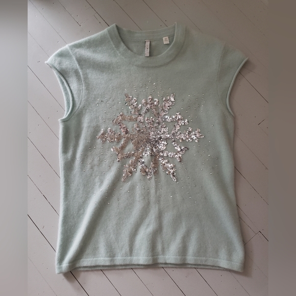 IISLI Sweater - Picture 1 of 6